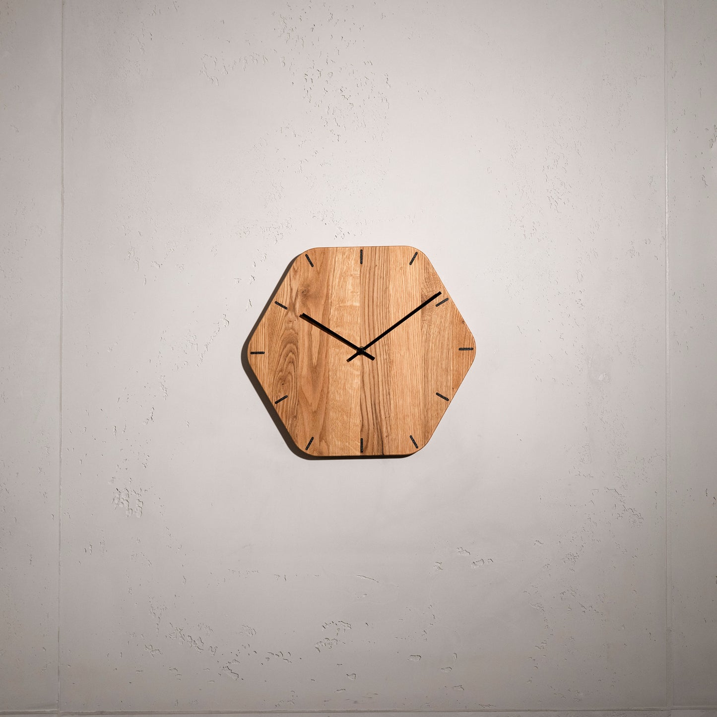 Luxhora Pura - Wanduhr aus Eichenholz