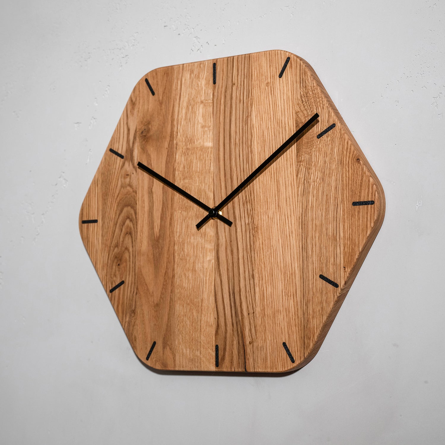Luxhora Pura Wanduhr aus Eichenholz