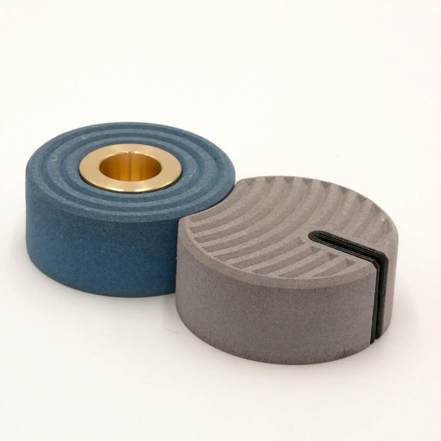 Ringcut – Candle Holder + Card Holder