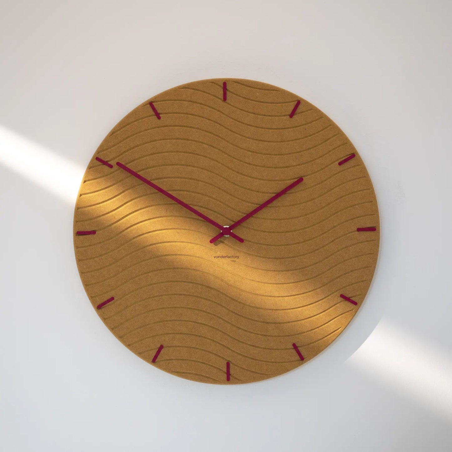 LUXHORA Rivella – Wanduhr von der Factory