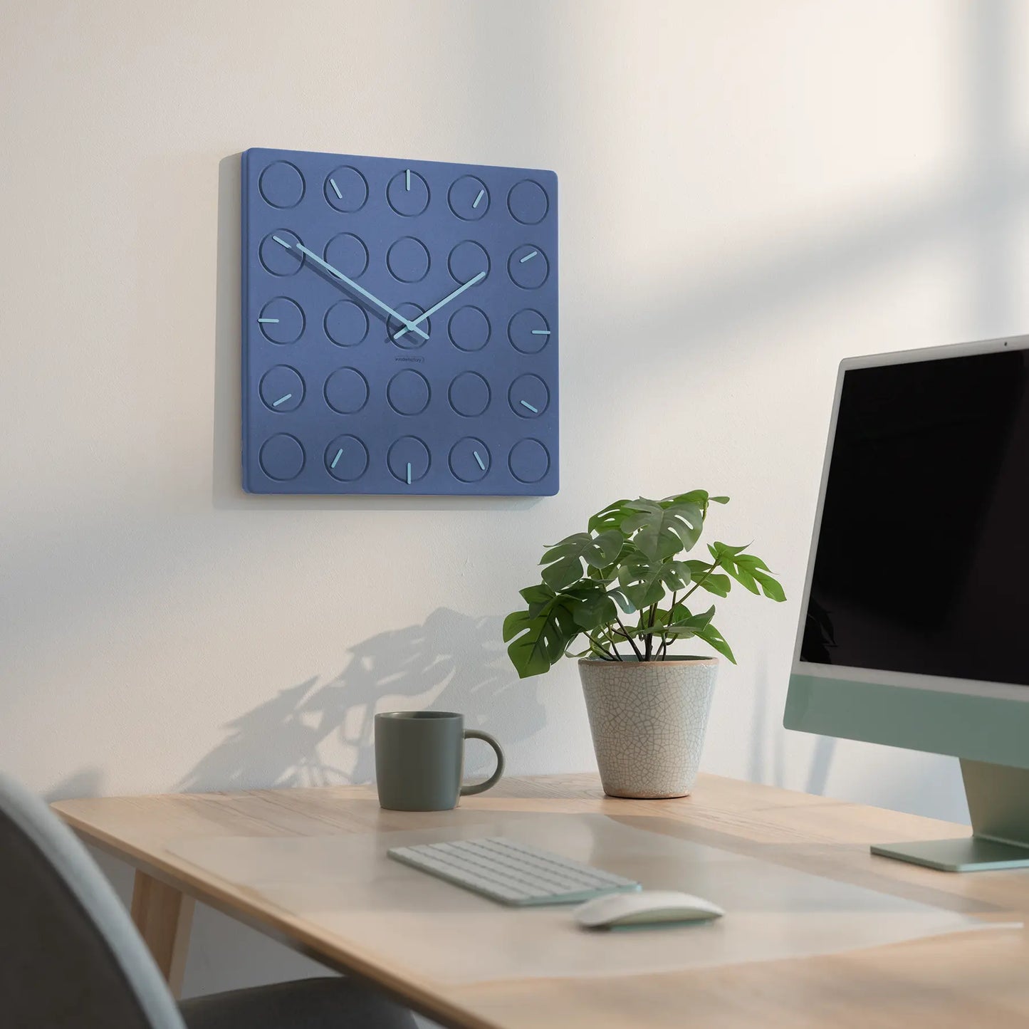 LUXHORA Circula – Wall Clock