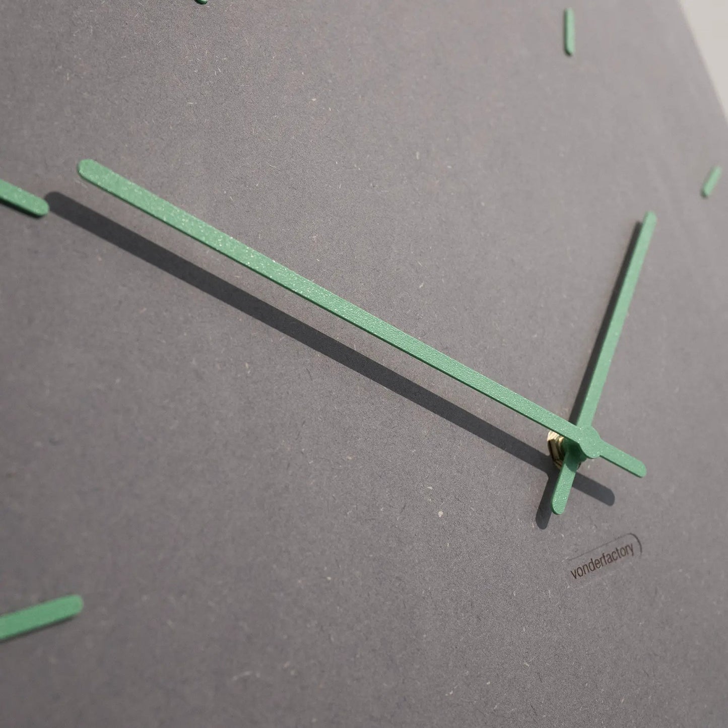 LUXHORA Pura Square – Wanduhr von der Factory
