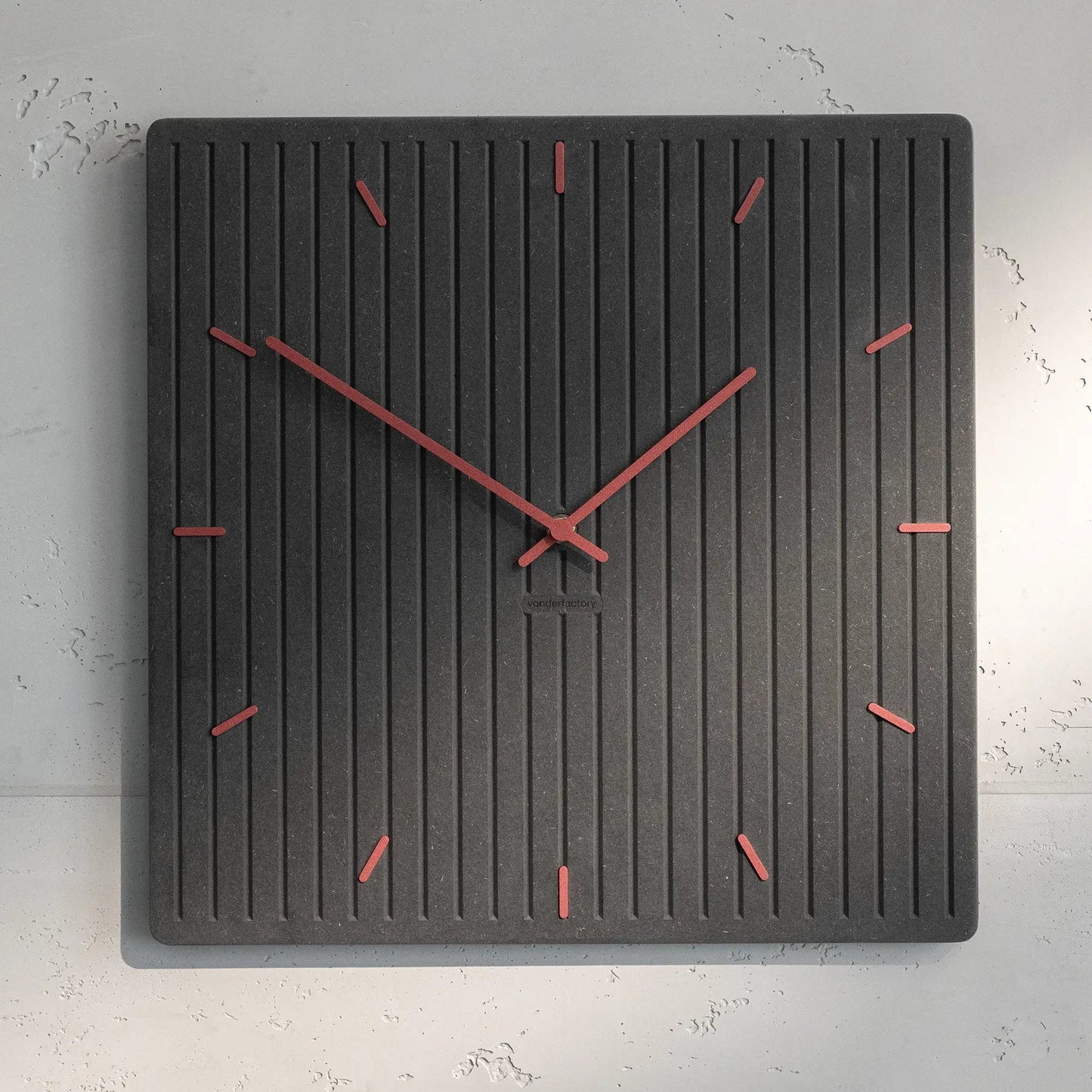 LUXHORA Lineara – Wanduhr von der Factory