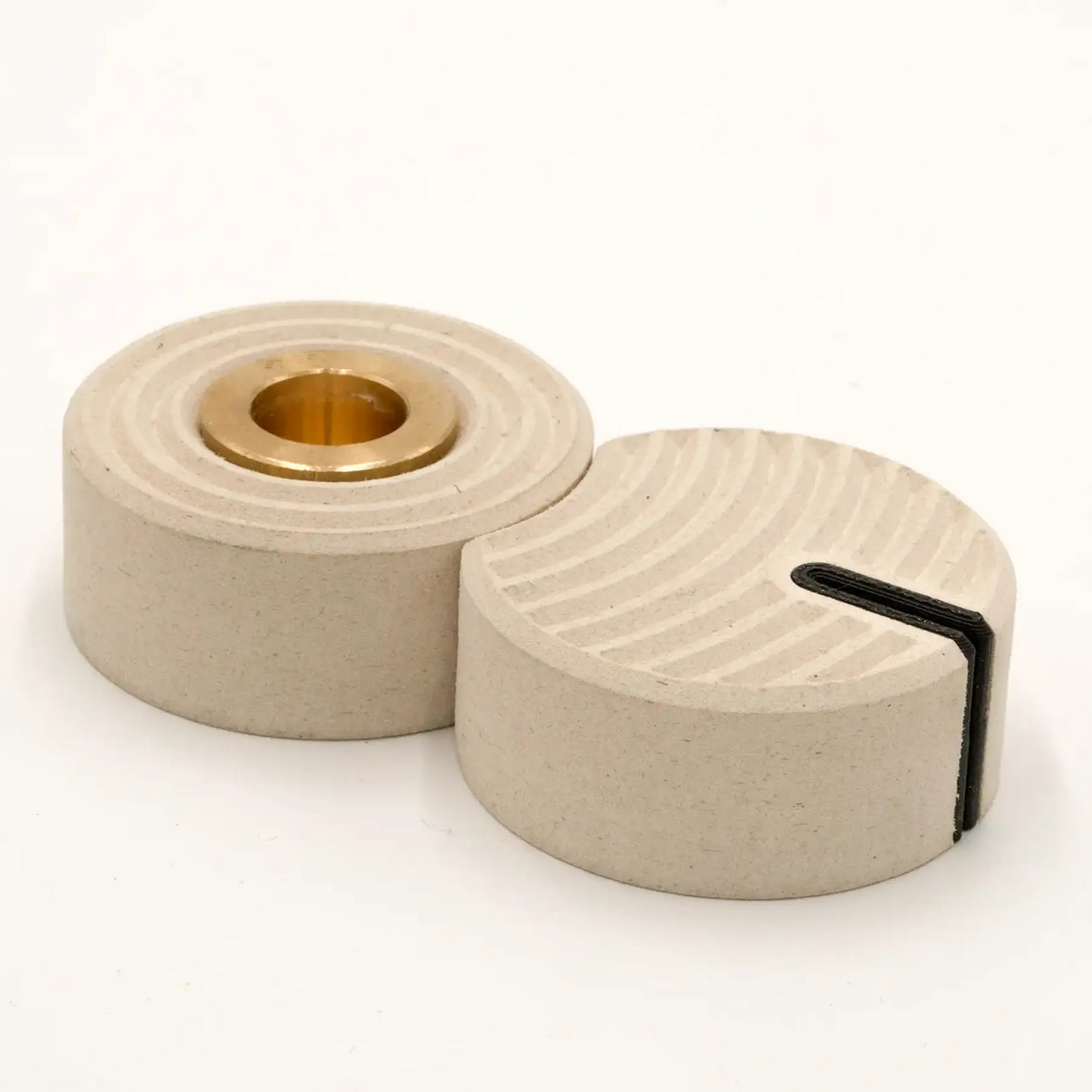 Ringcut – Candle Holder + Card Holder