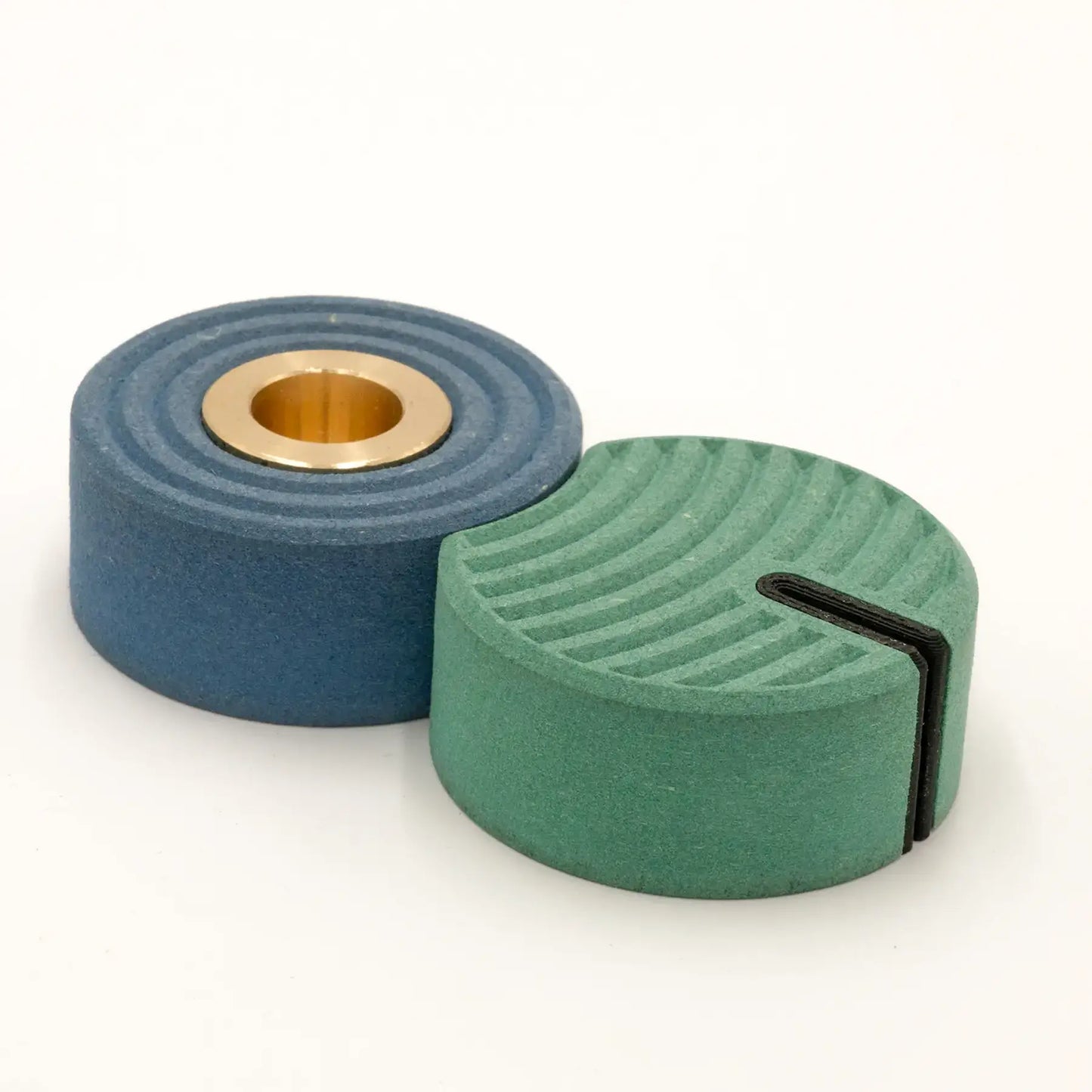 Ringcut – Candle Holder + Card Holder