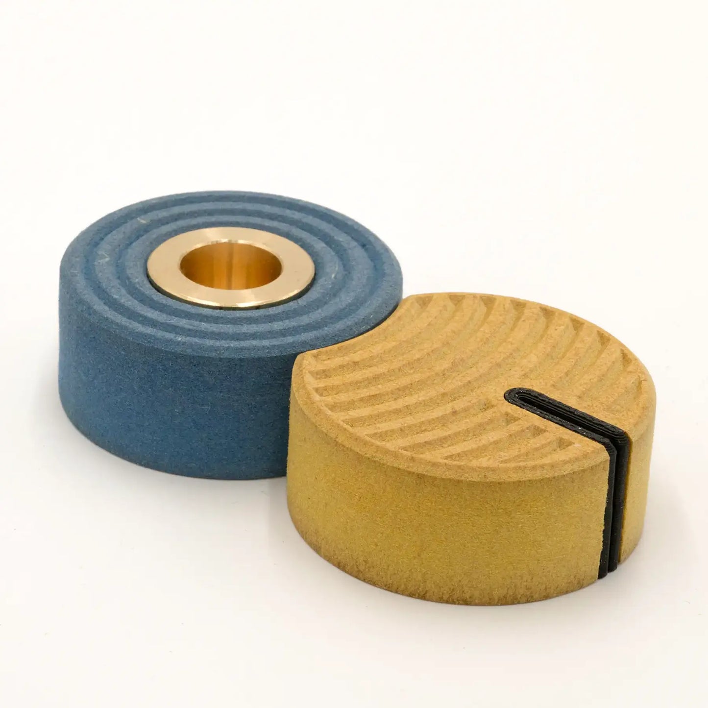 Ringcut – Candle Holder + Card Holder