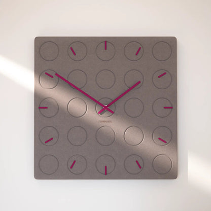 LUXHORA Circula – Wanduhr von der Factory