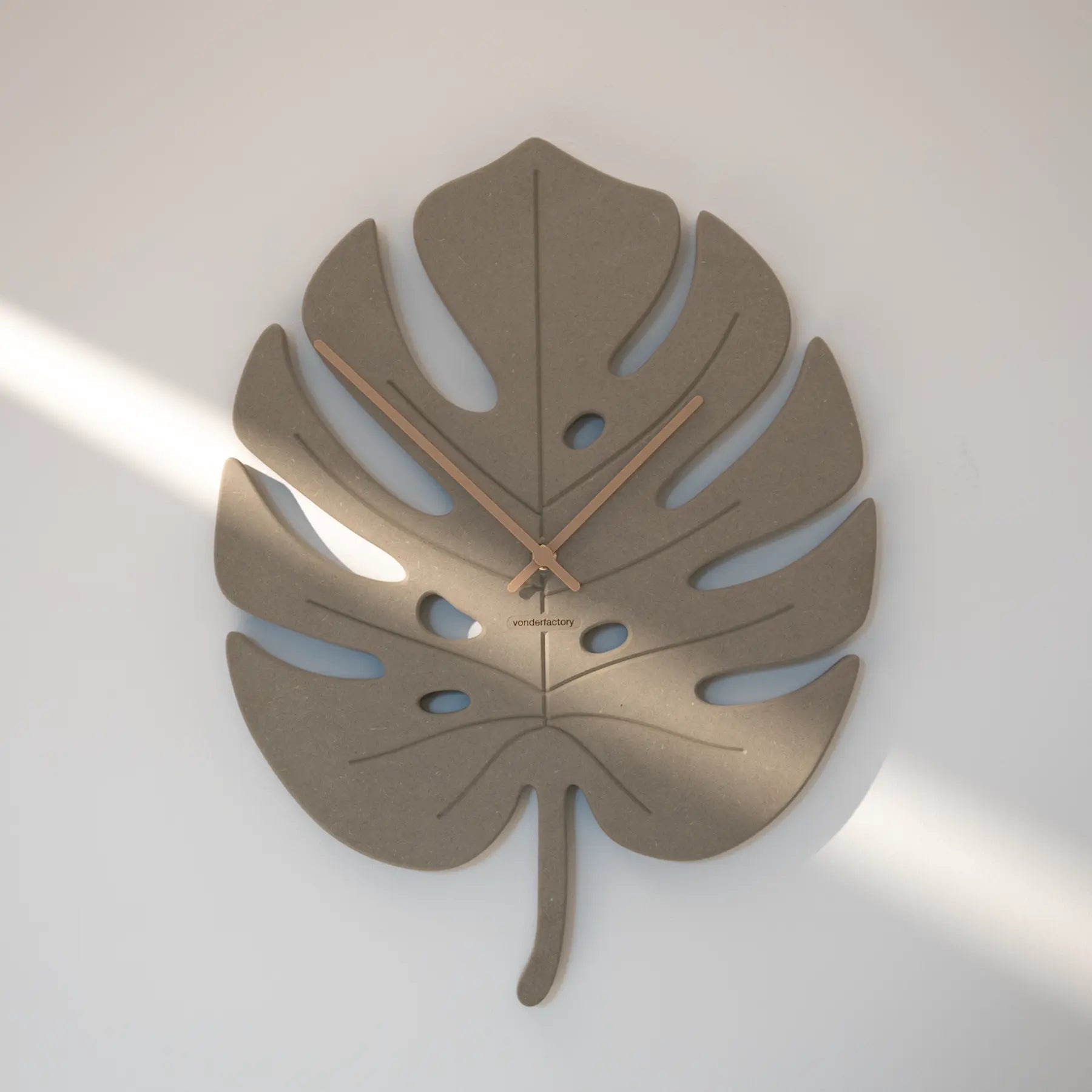 LUXHORA Monstera – Wanduhr von der Factory