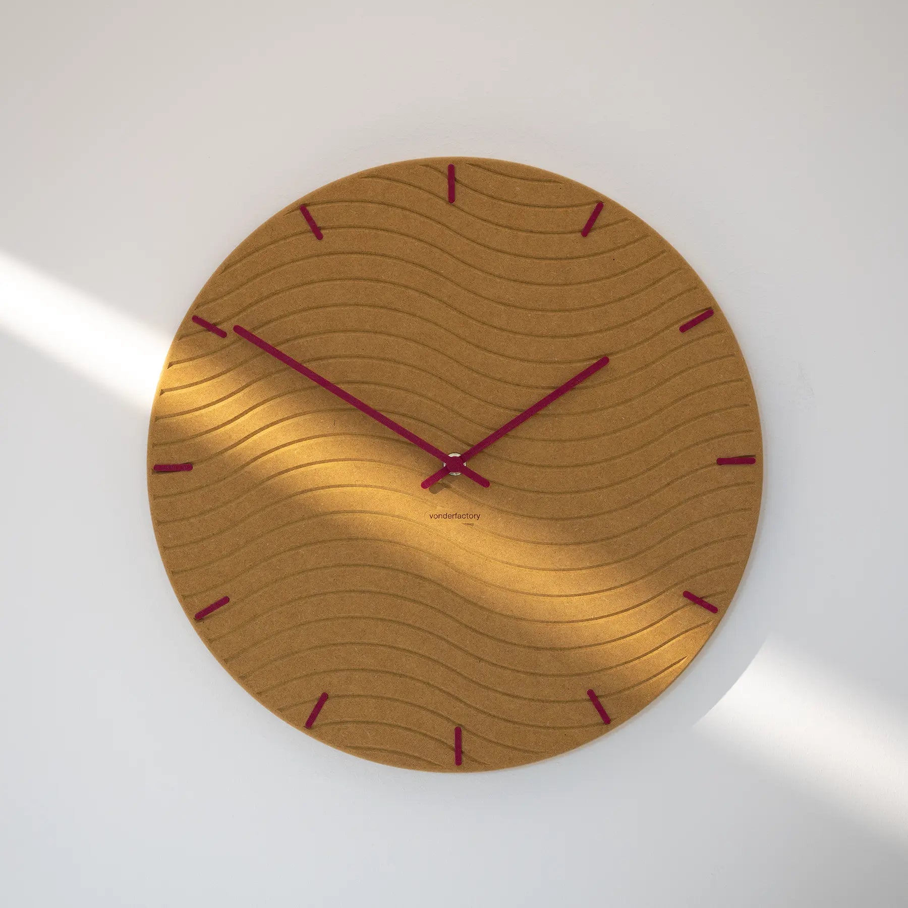 LUXHORA Rivella – Wanduhr von der Factory