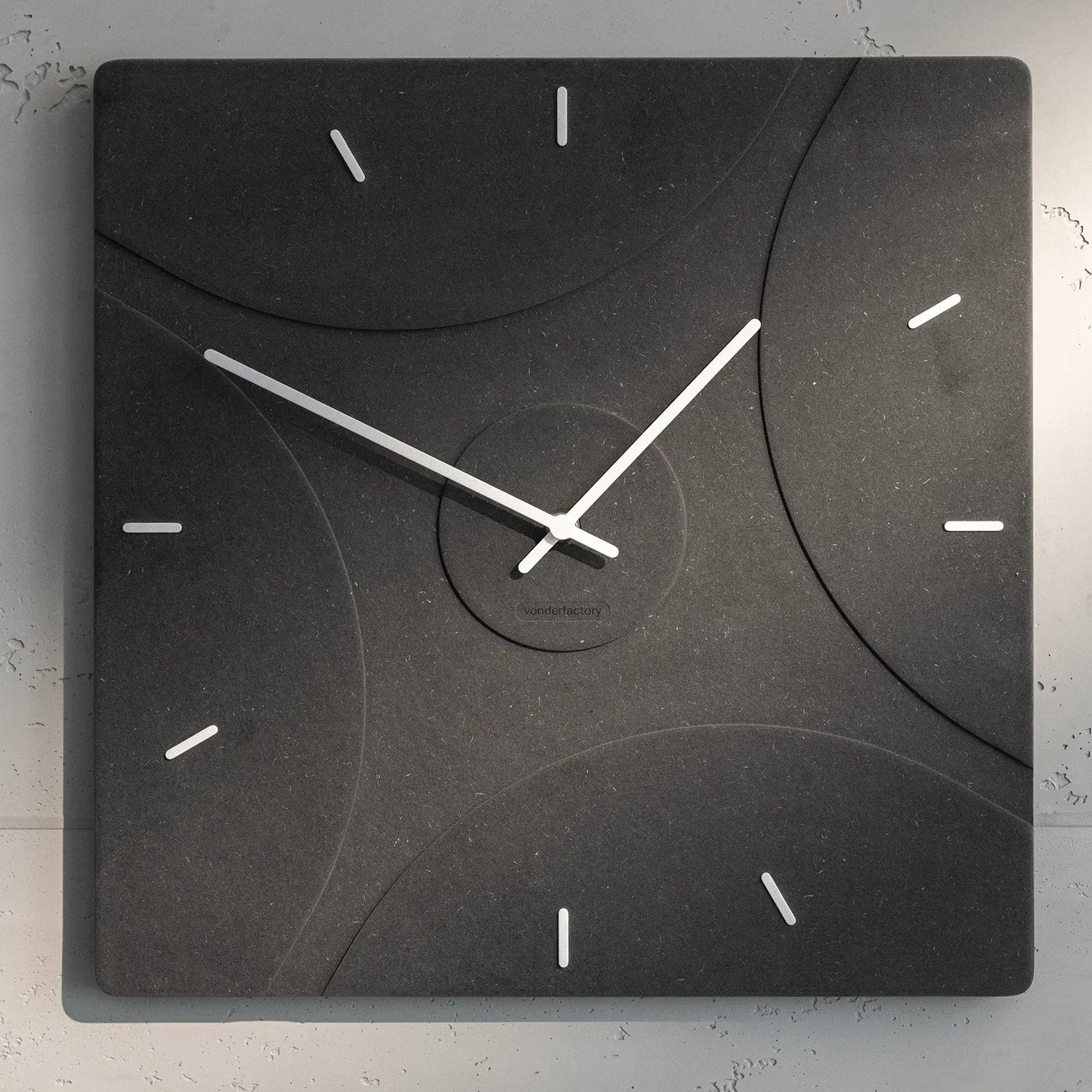 LUXHORA Quadriva – Wanduhr von der Factory