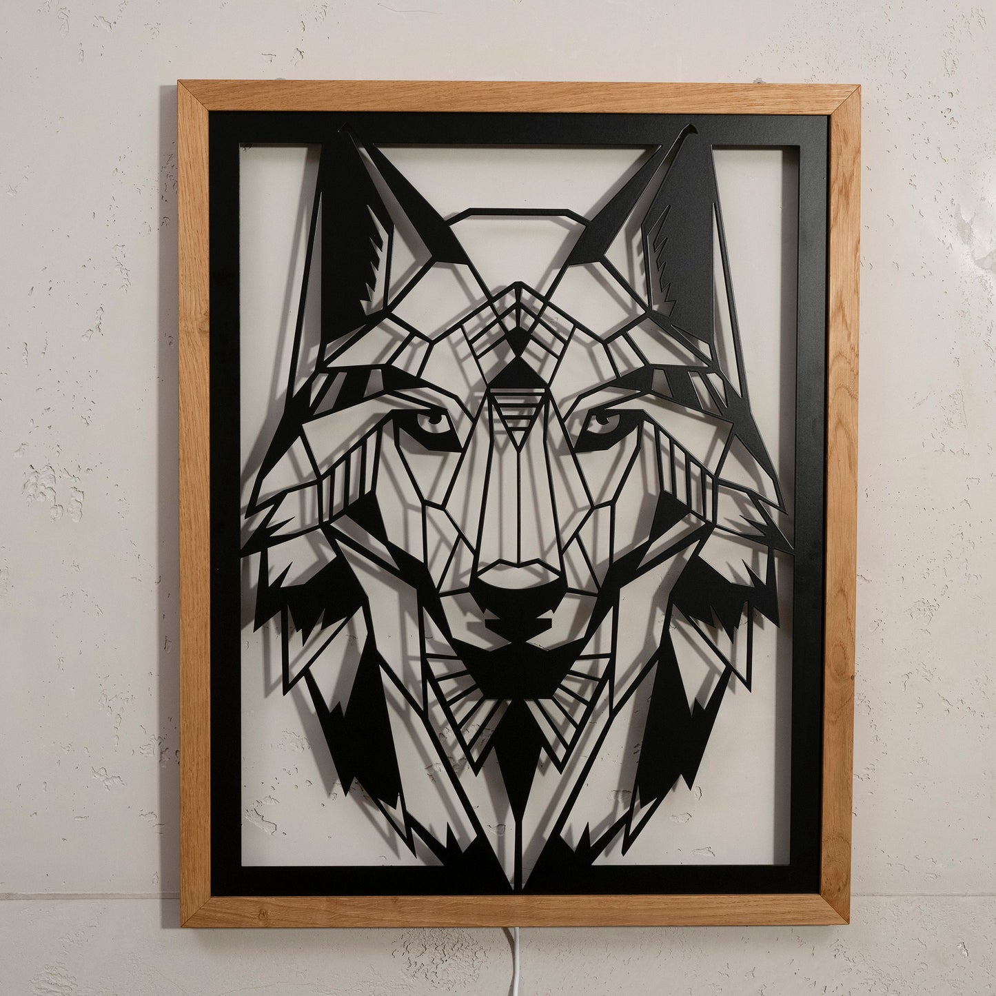 Prismis Wireframe Wolf- LED Wandkonstrukt aus Stahl und Eichenholz